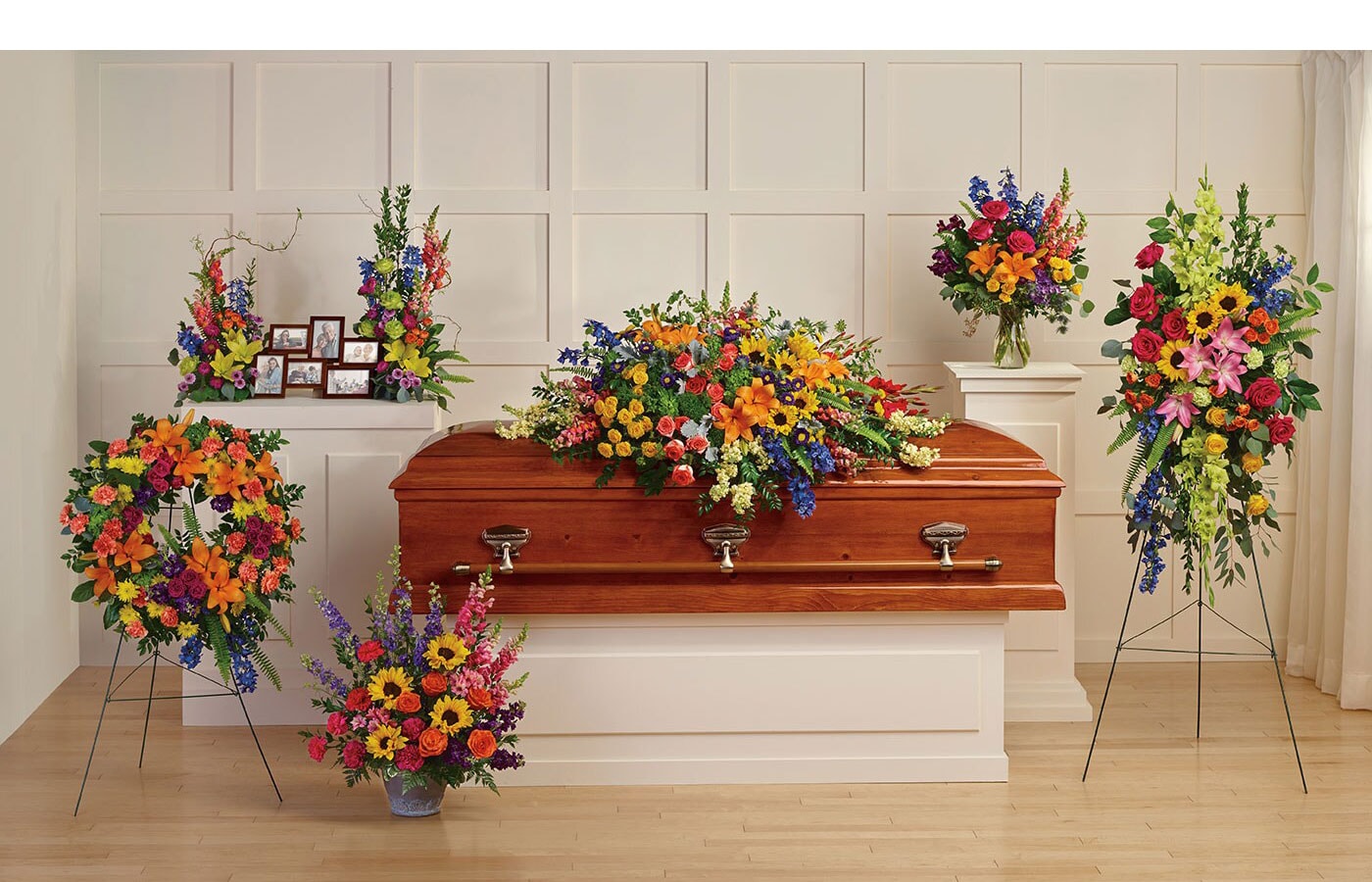 Envoyez des fleurs de condoléances de notre collection Reflets colorés